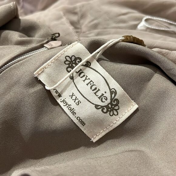 Joyfolie • Sylvia flutter dress in light taupe - Picture 9 of 10